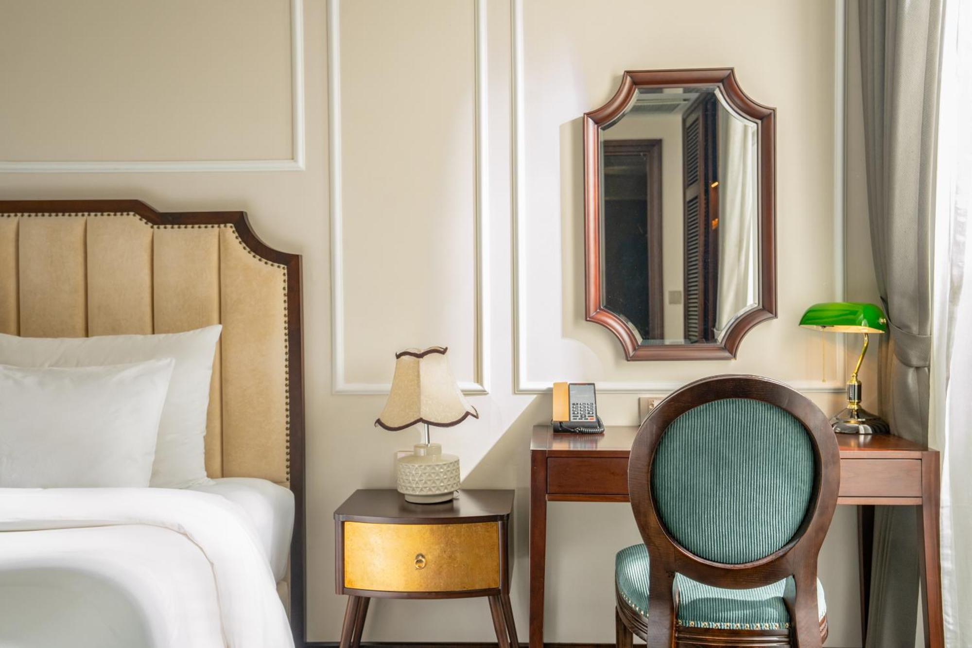 Leah Silk 5* Hanoi